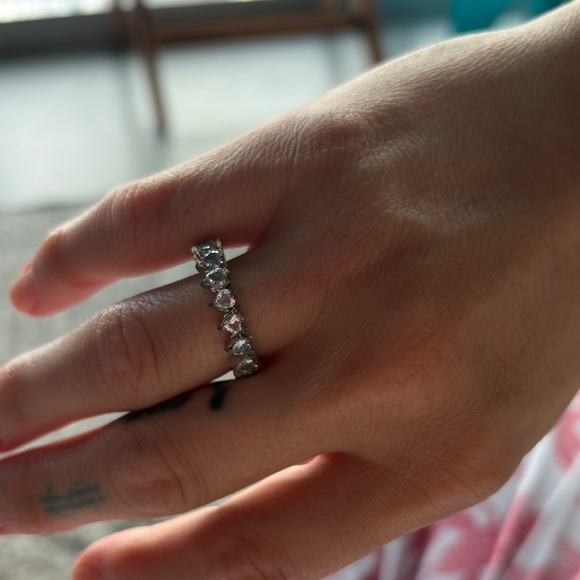 Silver Women's Ring with heart shaped gemstones Eternity design - Picture 13 of 15